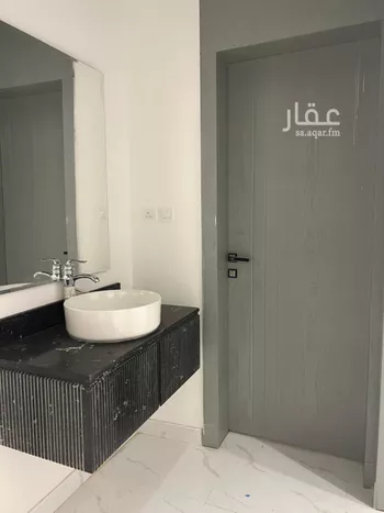 دور للبيع في شارع عبدالرحمن بن مفيريج, حي العريجاء الأوسط, مدينة الرياض, منطقة الرياض صورة 5