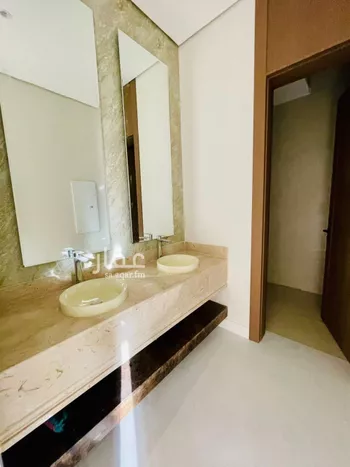 فيلا للبيع في شارع السيل الكبير, حي المهدية, مدينة الرياض, منطقة الرياض صورة 2