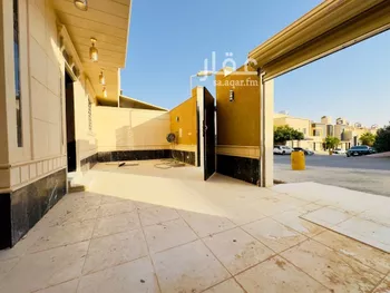 فيلا للبيع في شارع المرمر, حي ظهرة لبن, مدينة الرياض, منطقة الرياض صورة 4
