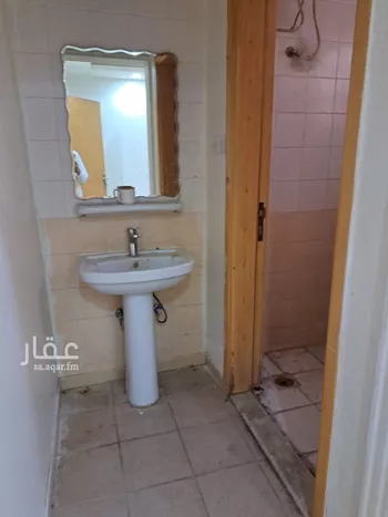 شقة للإيجار في صورة 3
