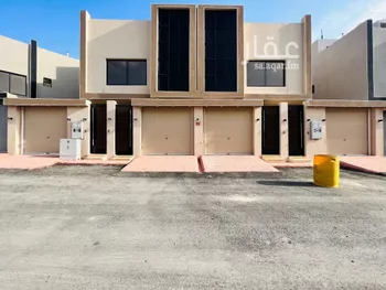 دور للبيع في شارع عائشة بنت الخفاف, حي بدر, مدينة الرياض, منطقة الرياض صورة 2