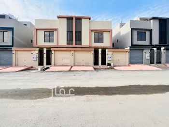 دور للبيع في شارع عائشة بنت الخفاف, حي بدر, مدينة الرياض, منطقة الرياض صورة 3