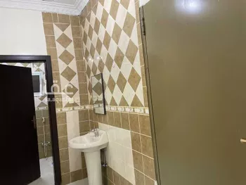شقة للإيجار في شارع رقم, حي الندوة, الرياض صورة 2