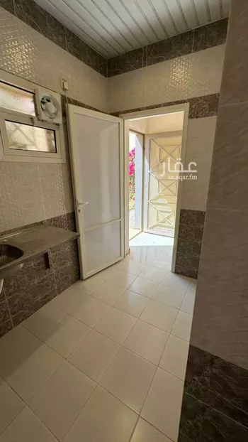 شقة للإيجار في شارع ابي السعود الحسيني, حي الزهور, مدينة سكاكا, منطقة الجوف صورة 5