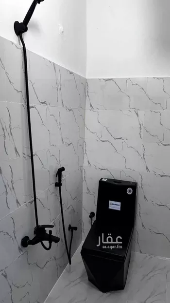 عمارة للبيع في شارع عين الثغرة, حي أم الحمام الشرقي, مدينة الرياض, منطقة الرياض صورة 4