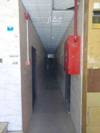 عمارة للبيع في شارع سرتي, حي العزيزية, مدينة جدة, منطقة مكة المكرمة صورة 4