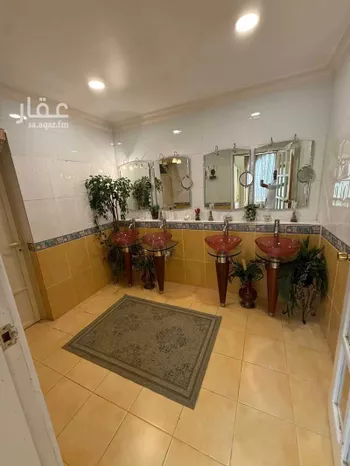 فيلا للبيع في شارع بن ابي السرح, حي الجامعيين, مدينة الدمام, المنطقة الشرقية صورة 2