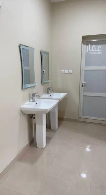 شقة للإيجار في شارع 3722384, حي المطار, مدينة بقيق, المنطقة الشرقية صورة 5
