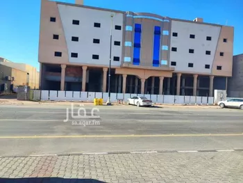 عمارة للبيع في شارع الملك خالد بن عبدالعزيز, حي الوسيطاء, مدينة حائل, منطقة حائل