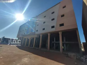 عمارة للبيع في شارع الملك خالد بن عبدالعزيز, حي الوسيطاء, مدينة حائل, منطقة حائل صورة 2