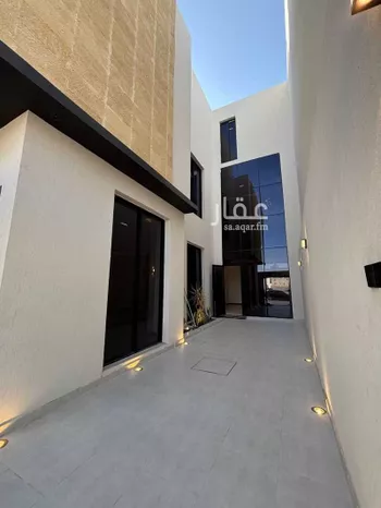 فيلا للبيع في شارع عبدالله بن جعفر, حي المهدية, مدينة الرياض, منطقة الرياض صورة 2
