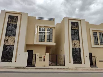 فيلا للبيع في شارع عبدالرحمن بن حسن الفتني, حي المهدية, مدينة الرياض, منطقة الرياض