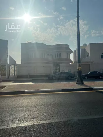 عمارة للبيع في شارع شارع ابوبكر الصديق, حي المطار, مدينة بقيق, المنطقة الشرقية