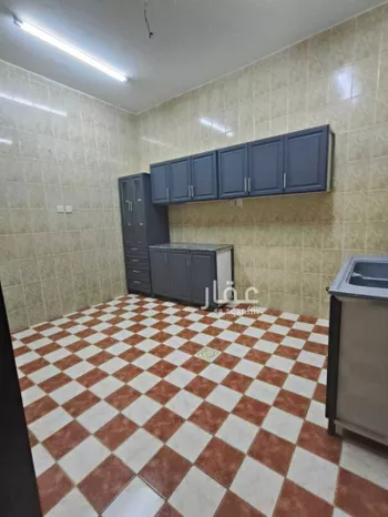 عمارة للإيجار في شارع راجيه, حي اليرموك, مدينة الرياض, منطقة الرياض صورة 4