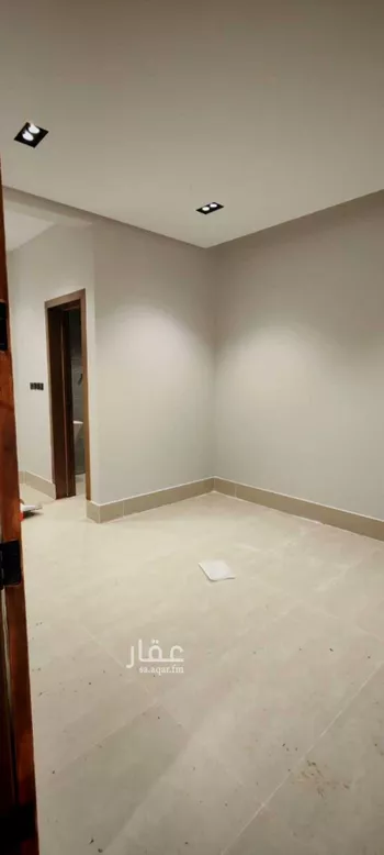 فيلا للبيع في شارع عبدالرحمن القاضي, حي عكاظ, مدينة الرياض, منطقة الرياض صورة 2