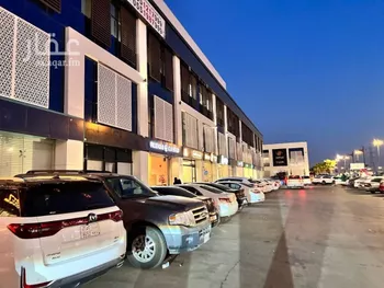 محل للإيجار في شارع الدائري الغربي الفرعي, حي ظهرة لبن, مدينة الرياض, منطقة الرياض صورة 2