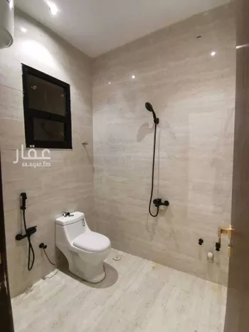 فيلا للإيجار في شارع الخطاب بن النفيل, حي عكاظ, مدينة الرياض, منطقة الرياض صورة 2