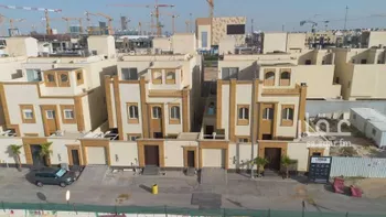 فيلا للبيع في شارع عبدالملك بن مسرة, حي القيروان, مدينة الرياض, منطقة الرياض صورة 2