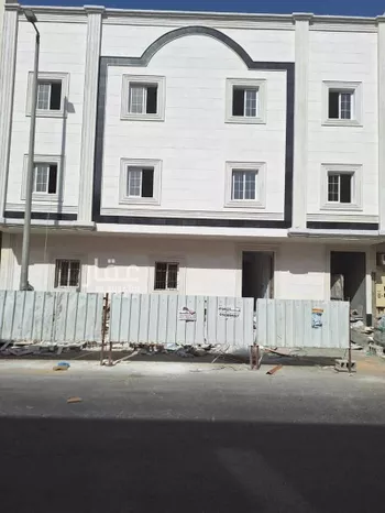 عمارة للبيع في شارع الدرعية, حي الثقبة, مدينة الخبر, المنطقة الشرقية صورة 2