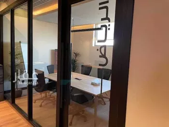 مكتب تجاري للإيجار في شارع انس بن مالك لفرعي, حي الصحافة, مدينة الرياض, منطقة الرياض