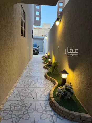 فيلا للإيجار في شارع أحمد بن محمد البغدادي, حي عكاظ, مدينة الرياض, منطقة الرياض صورة 2