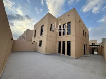 فيلا للإيجار في شارع رقم 1073 ، حي مطار الملك خالد الدولي ، الرياض ، منطقة الرياض