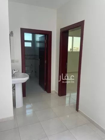 عمارة للإيجار في شارع علي الغاني, حي القيروان, مدينة الرياض, منطقة الرياض صورة 3