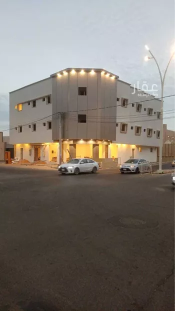 عمارة للبيع في شارع عائشة ام المؤمنين, حي العزيزية, مدينة حائل, منطقة حائل