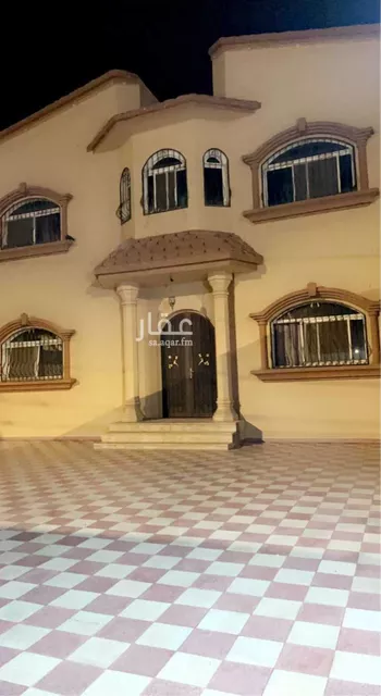 فيلا للبيع في شارع المعتمد ابن عباد, حي منيفة القاعد, مدينة منيفة القاعد, منطقة حائل