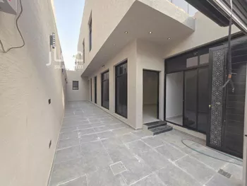 دور للبيع في شارع حجة الإسلام, حي عكاظ, مدينة الرياض, منطقة الرياض صورة 4
