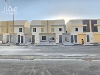 فيلا للبيع في شارع حامد عبدالحفيظ, حي عكاظ, مدينة الرياض, منطقة الرياض صورة 3