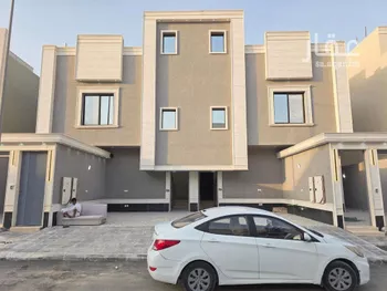 دور للبيع في شارع الإمام مالك, حي بدر, مدينة الرياض, منطقة الرياض صورة 4