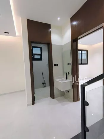 دور للبيع في شارع حجة الإسلام, حي عكاظ, مدينة الرياض, منطقة الرياض صورة 5