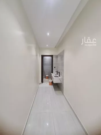 فيلا للبيع في شارع ابن المنذر, حي عكاظ, مدينة الرياض, منطقة الرياض صورة 5