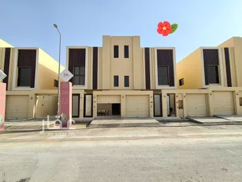 دور للبيع في شارع لقاح, حي عكاظ, مدينة الرياض, منطقة الرياض
