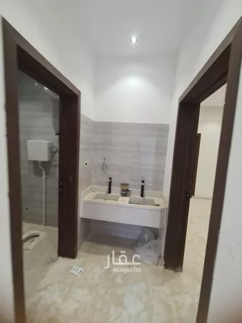دور للبيع في شارع حامد عبدالحفيظ, حي عكاظ, مدينة الرياض, منطقة الرياض صورة 5
