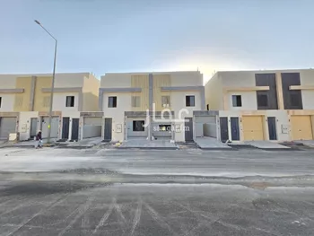 فيلا للبيع في شارع حامد القاري, حي عكاظ, مدينة الرياض, منطقة الرياض