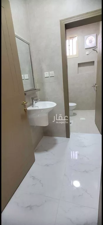 شقة للإيجار في شارع 5 الجامعة , حي الجامعة, مدينة ابها, منطقة عسير