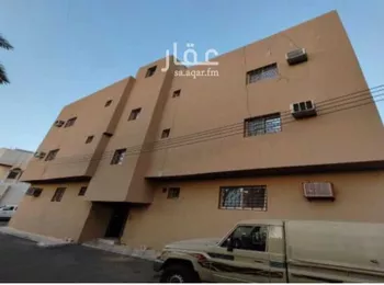 عمارة للبيع في شارع حبيب ابن عمرو ابن عمير, حي العزيزية, مدينة حائل, منطقة حائل صورة 3