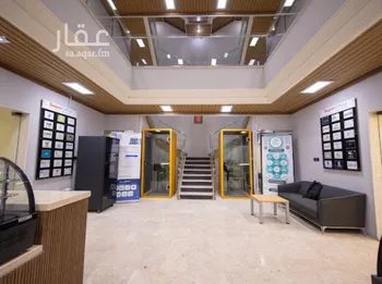 مكتب تجاري للإيجار في شارع أغادير, حي الملك عبدالعزيز, مدينة الرياض, منطقة الرياض