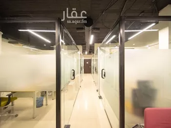 مكتب تجاري للإيجار في شارع أغادير, حي الملك عبدالعزيز, مدينة الرياض, منطقة الرياض صورة 3