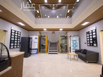 مكتب تجاري للإيجار في شارع أغادير, حي الملك عبدالعزيز, مدينة الرياض, منطقة الرياض