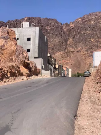 أرض للبيع في شارع انس بن قتاده, حي جبل أحد, مدينة المدينه المنوره, منطقة المدينة المنورة صورة 4