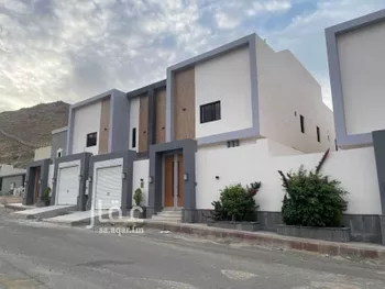 فيلا للبيع في شارع عبد المحسن المنيع, حي أم الرصف, مدينة امارة منطقة مكة المكرمة - الطائف, منطقة مكة المكرمة