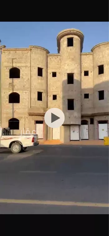 عمارة للإيجار في شارع ابن تيمية, حي الوسيطاء, حائل