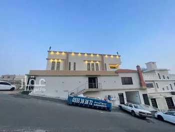 شقة للإيجار في شارع ربيع ابن محمد السنباطي ، حي المحالة ، ابها ، منطقة عسير
