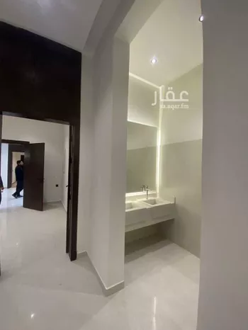 فيلا للبيع في شارع الرداع, حي عكاظ, مدينة الرياض, منطقة الرياض صورة 4
