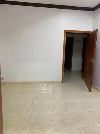 شقة للإيجار في شارع عباده بن قيس بن كعب ، حي النايفية ، الهفوف‎ ، الاحساء