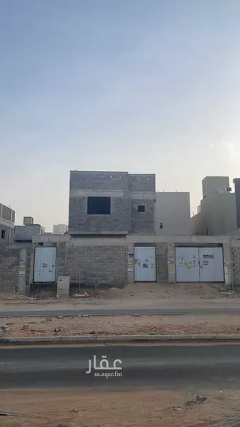 فيلا للبيع في شارع الملك خالد ابن عبدالعزيز سعود ، العيينة ، الدرعية