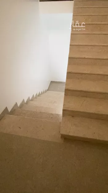 عمارة للبيع في شارع الوجيف, حي السلام, مدينة ابها, منطقة عسير صورة 3